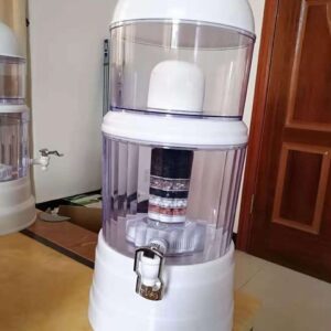 Countertop gravity-fed water purifier pitcher/dispenser